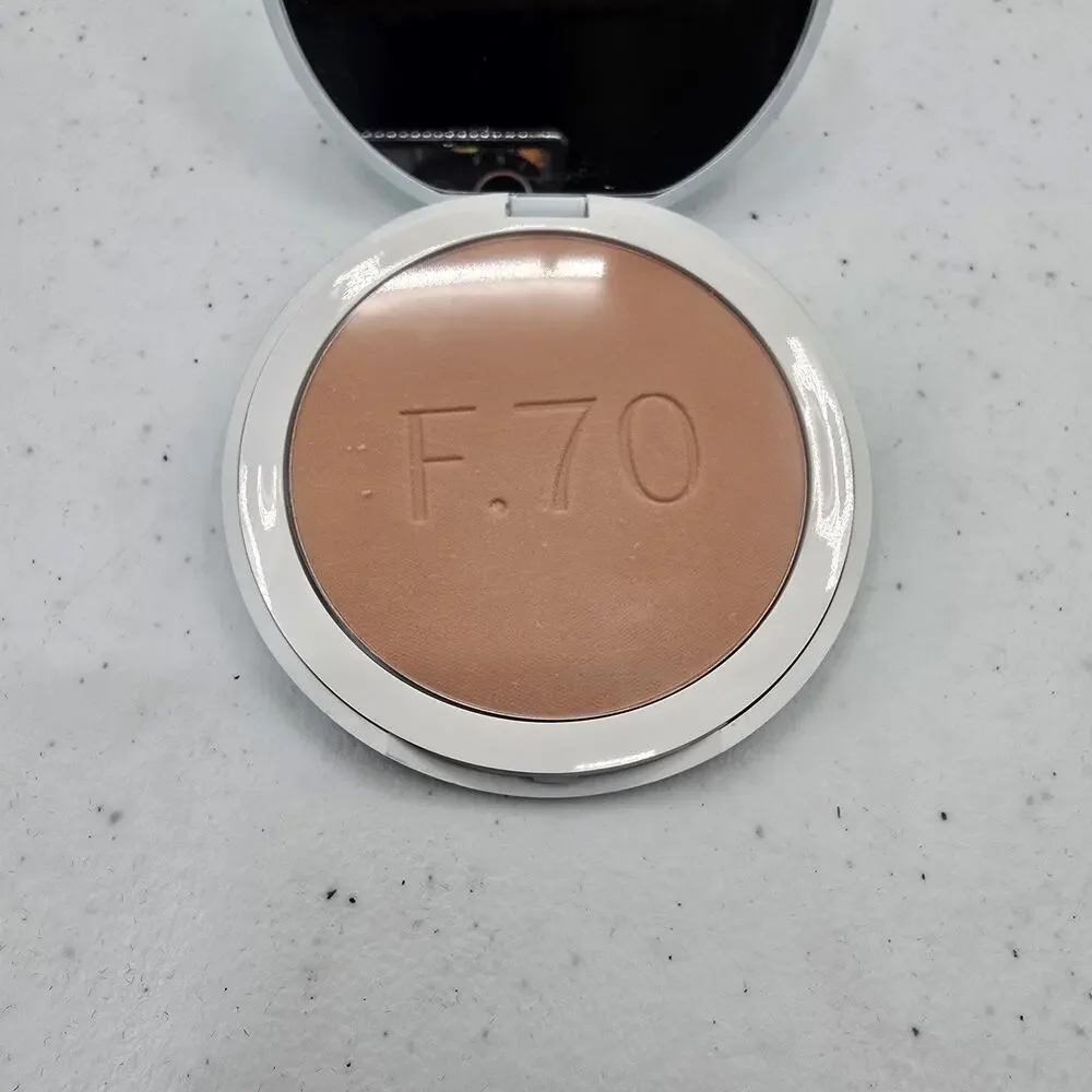 Flyte 70 Final Act Lucid Finishing Powder Light
